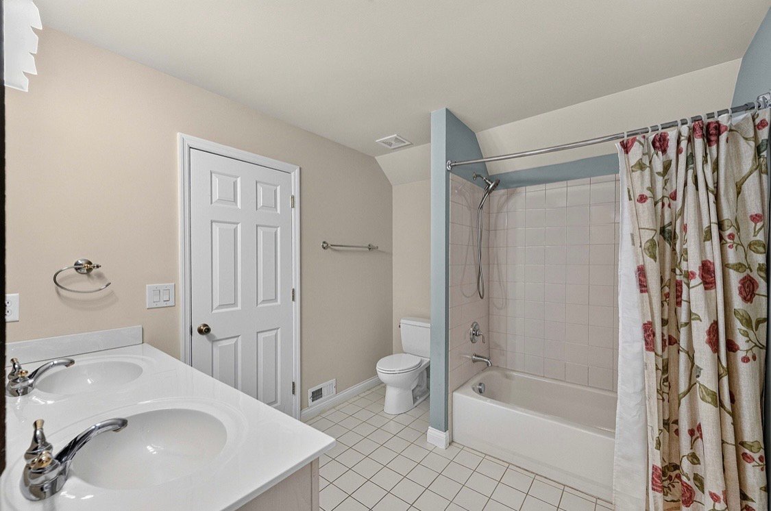 Building Photo - 6470 Royal Liverpool Ln