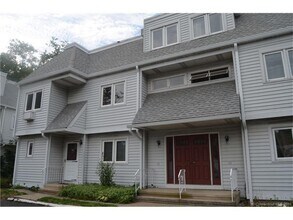 Building Photo - 678 Savin Ave