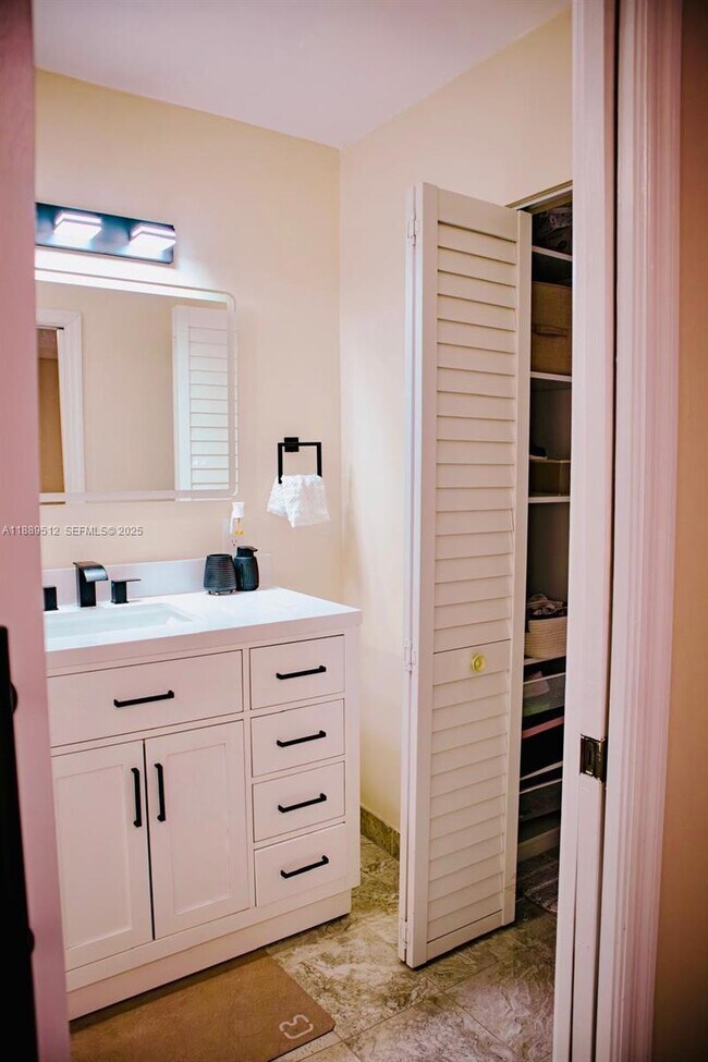 Building Photo - 15022 SW 143rd Terrace