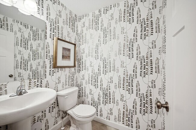 Building Photo - Brand New Townhome - Be the first to live here!