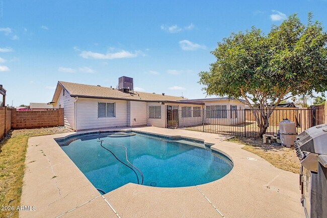 Building Photo - 6536 W Turney Ave