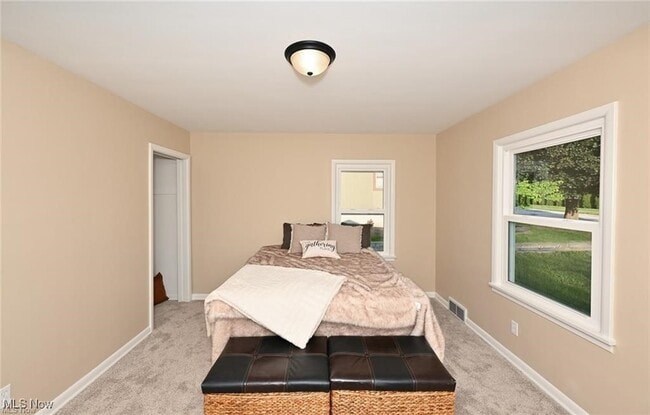 Building Photo - 357 E Paige Ave