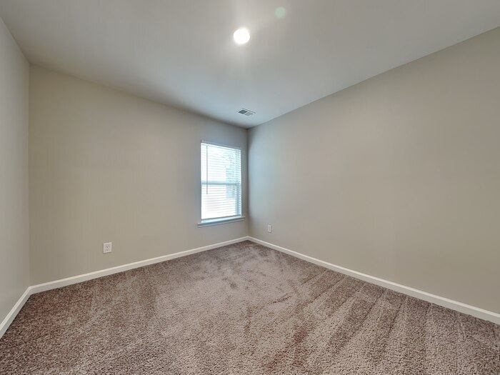 Building Photo - 110 Boat Clb Ln