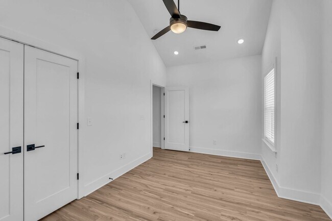 Building Photo - New build in West Nashville!