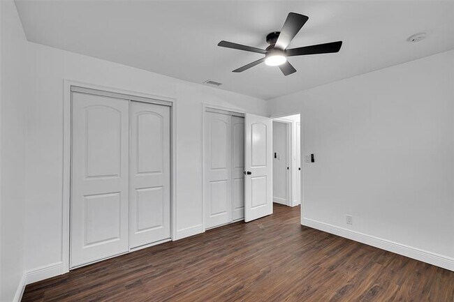 Building Photo - 420 SW 27th Terrace