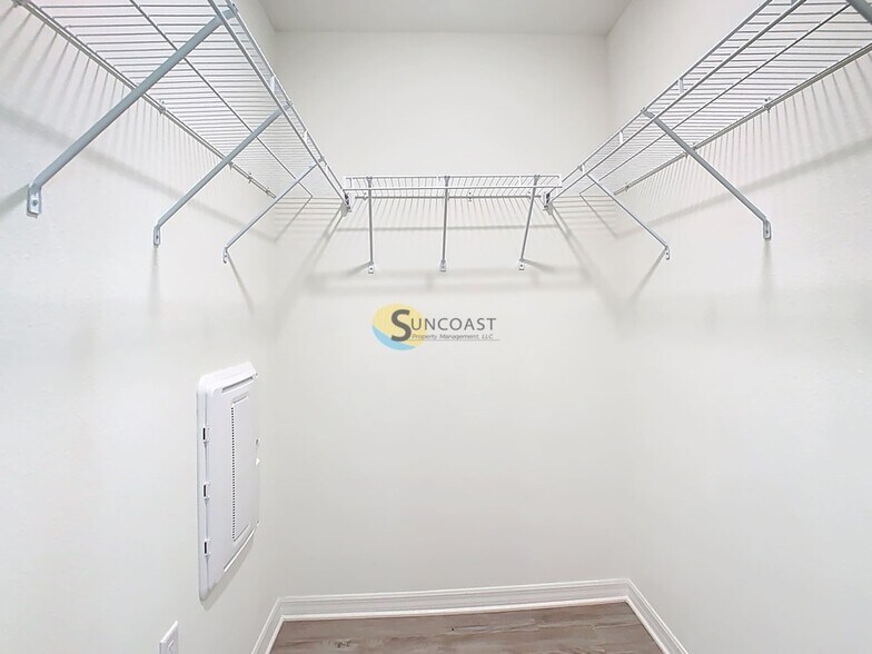 Building Photo - 3821 SW 43rd Ct