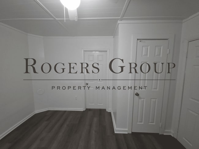 Building Photo - 912 Water St