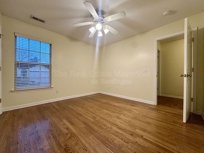 Building Photo - 1720 Hawk Run Ln