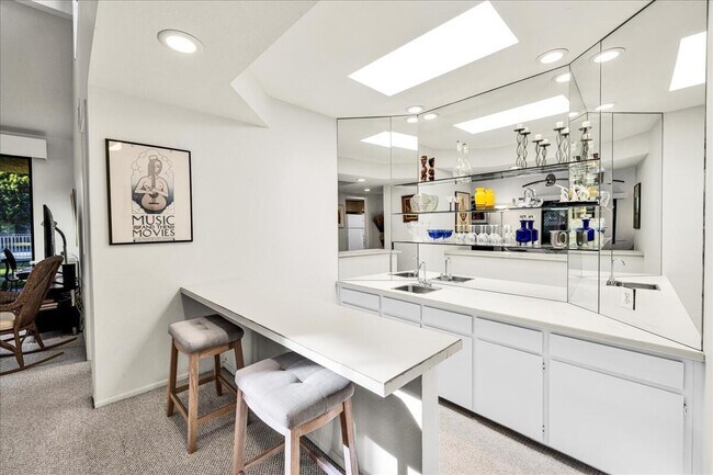 Building Photo - 6735 Harwood Cir