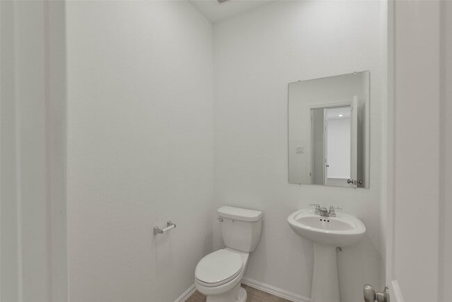 Building Photo - 3015 Wedgewood Cv Wy