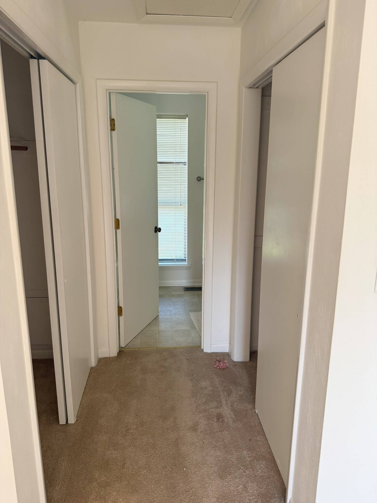 Building Photo - 4554 Summerset Dr