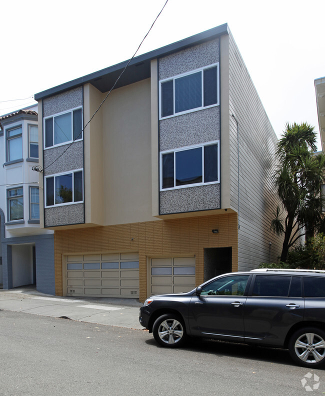 Primary Photo - 220 Fair Oaks St