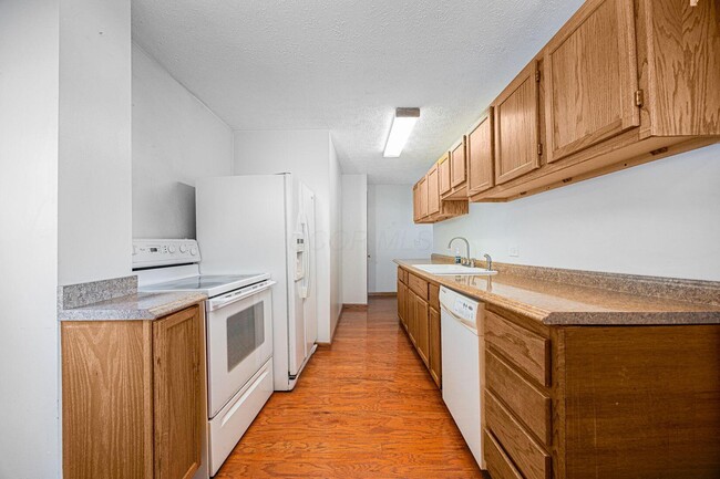 Building Photo - 334 Lancaster Pike