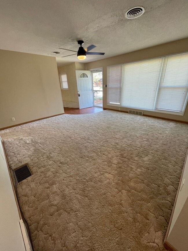 Building Photo - 2 Bedroom, 2 Bathroom House with Attached Garage