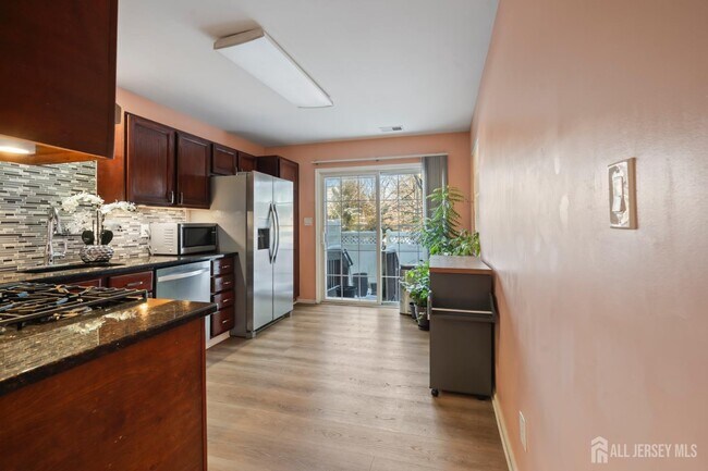 Building Photo - 11 Windsong Cir