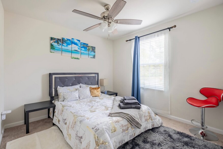 Building Photo - Room in House on Skipjack Ln