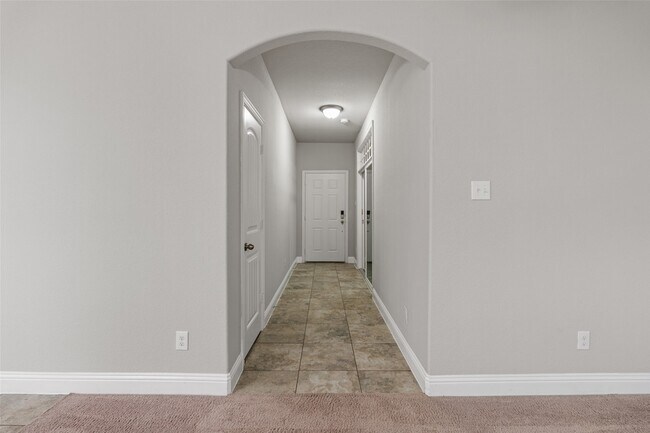 Building Photo - 3733 Cecelia Ln