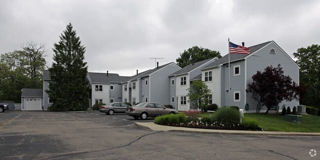 Building Photo - Golden View Acres