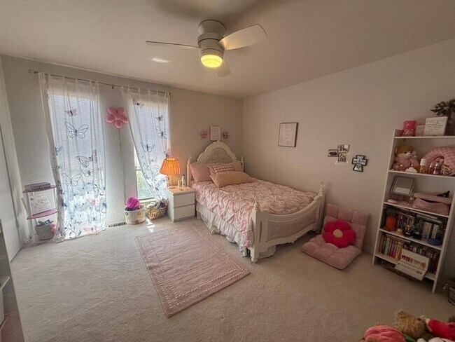 Building Photo - 1925 Bunting Ct