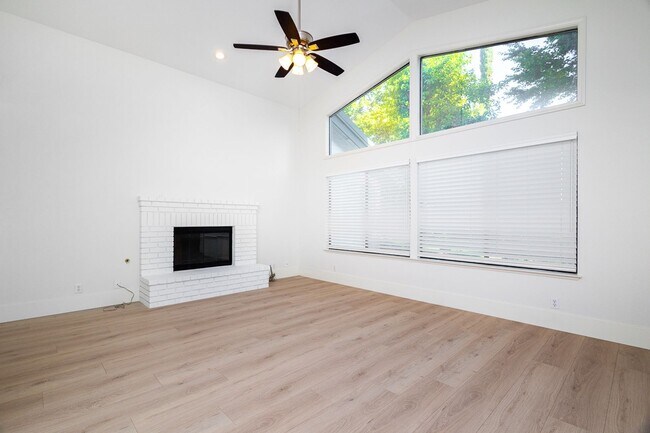 Building Photo - 11859 S Carson Way