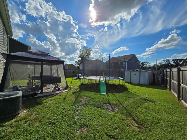 Building Photo - 1718 Smalls Dr