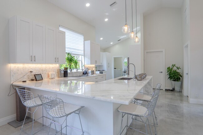 Building Photo - 6670 NW 27th Ave