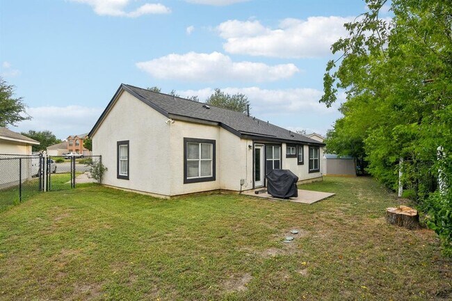 Building Photo - 3308 Ross Cove