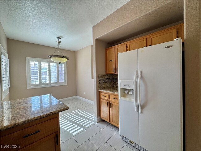 Building Photo - 1050 E Cactus Ave