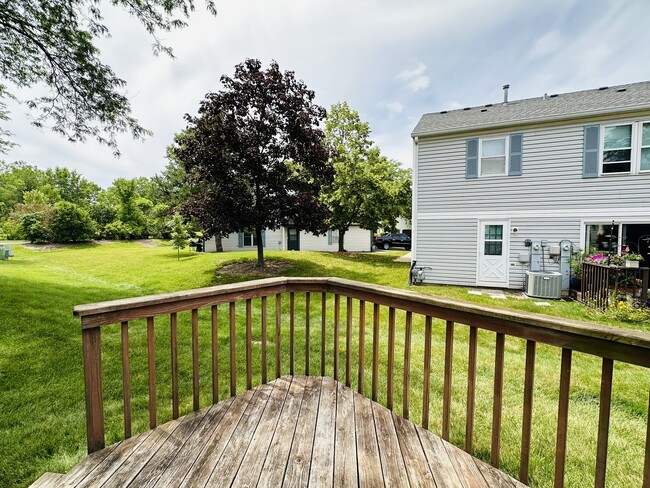 Building Photo - 2450 Devonshire Ct