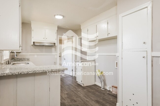 Building Photo - 2556 Paden St