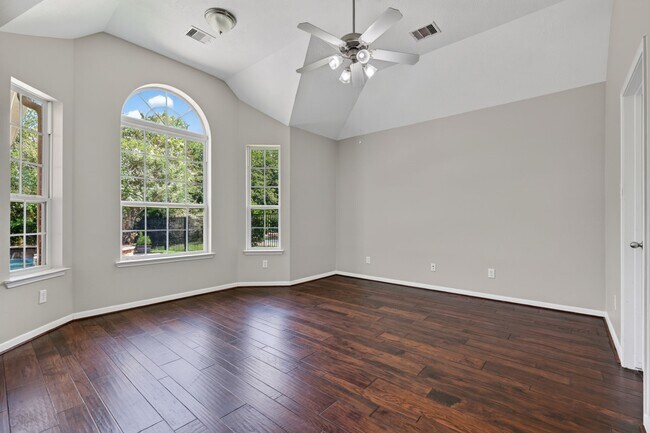Building Photo - 18111 Williams Elm Dr