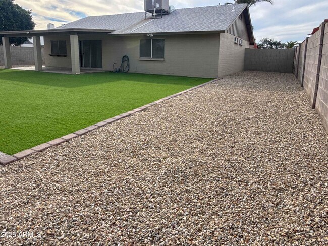 Building Photo - 16811 N 32nd Ave