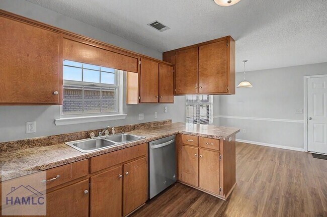 Building Photo - 1110 Cornett Ct