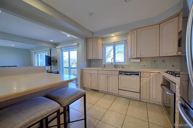 Building Photo - 3340 Windcroft St