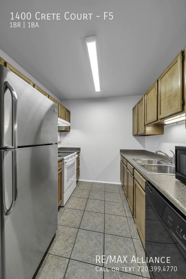 Building Photo - 1400 Crete Ct