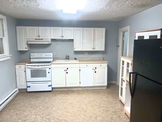 Building Photo - 227 S Main St