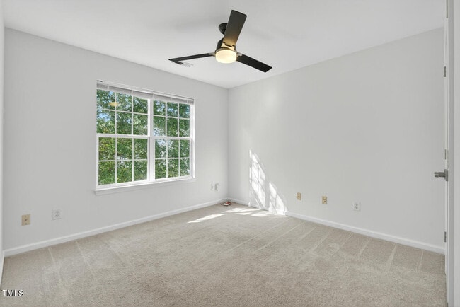 Building Photo - 3 Chownings St