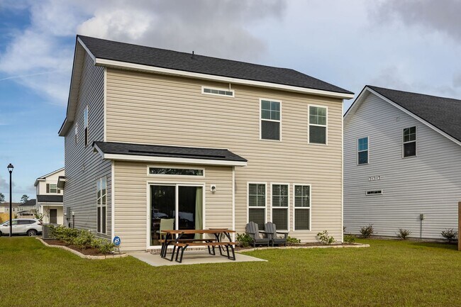 Building Photo - 303 Creek Wy