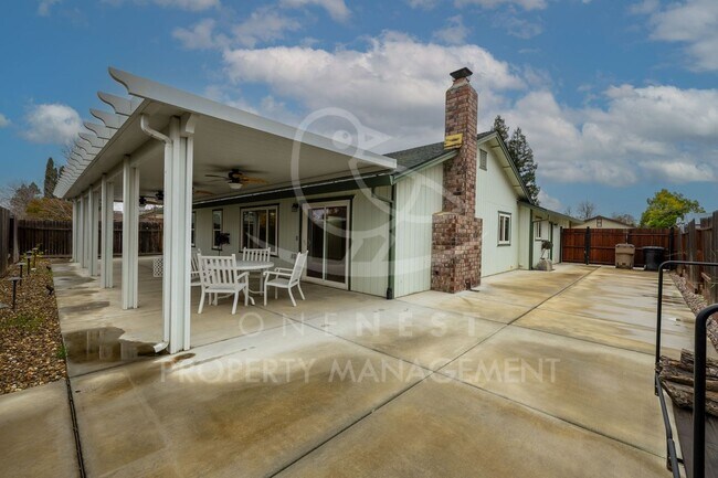 Building Photo - Walking distance to Joiner Park; GREAT corner lot home in Lincoln CA