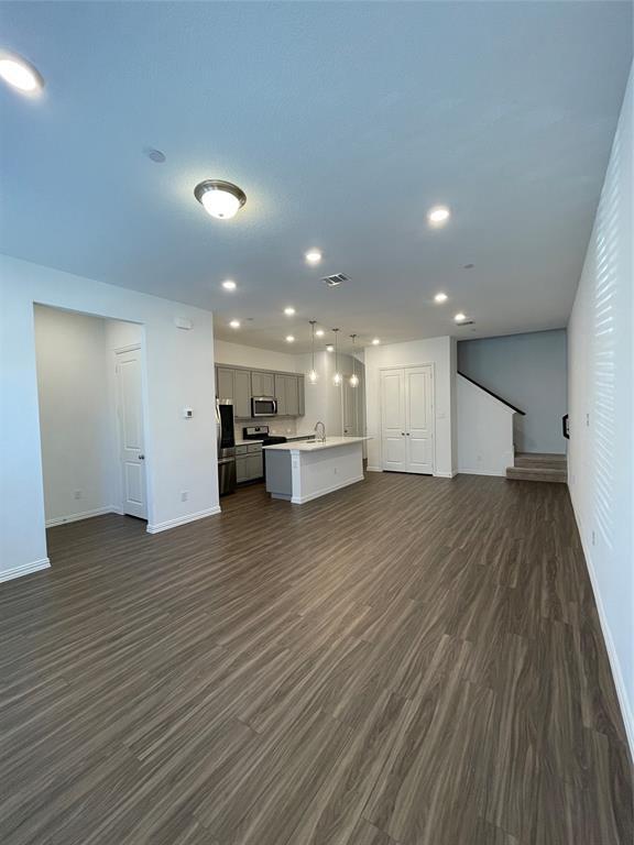 Building Photo - 9931 Tolbert St