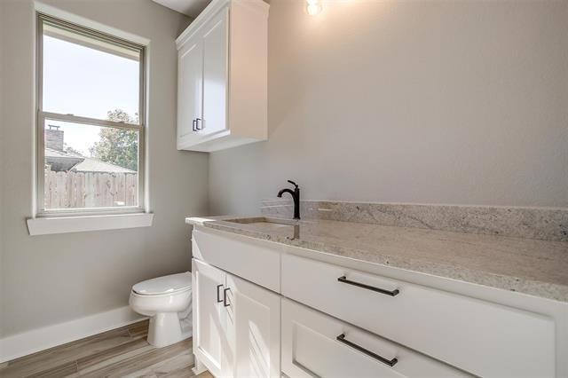 Building Photo - 908 Meadowlark Ln