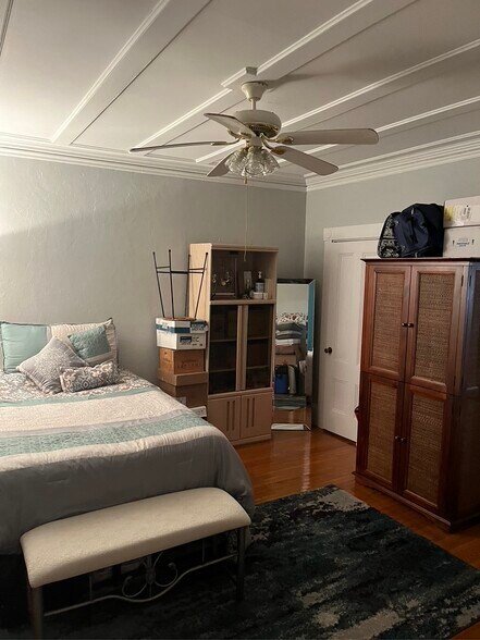 bedroom - 4 Lookout St