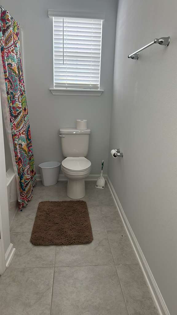 Building Photo - 226 Golden Fern Dr