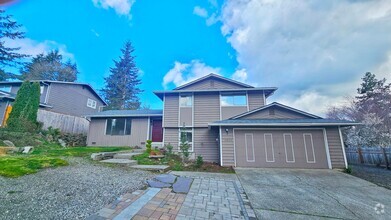 Building Photo - Charming 3 Bed 2.25 Bath Home in desirable...