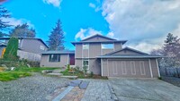 Building Photo - Charming 3 Bed 2.25 Bath Home in desirable...