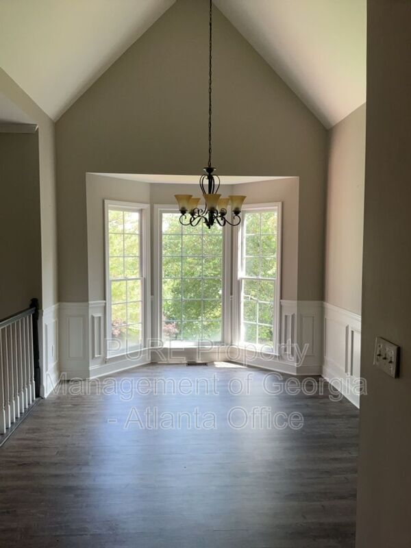Building Photo - 27 N Hampton Dr