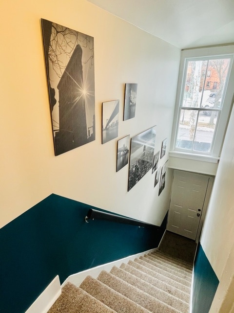 Building Photo - 72 - .5 Hickory St