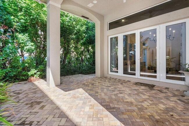 Building Photo - 3632 S Ocean Blvd