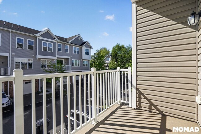 Building Photo - Charming 3BR Townhome in Highland Park