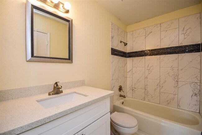 Building Photo - 2110 Whiteback Dr